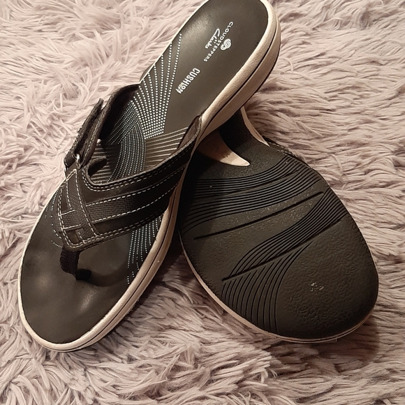Clarks® Cloudsteppers Women's Flip Flop Sandals Black Size 7 - Picture 2 of 10